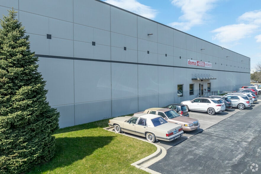 1502 N 25th Ave, Melrose Park, IL à louer - Photo de l’immeuble – Image 2 sur 8
