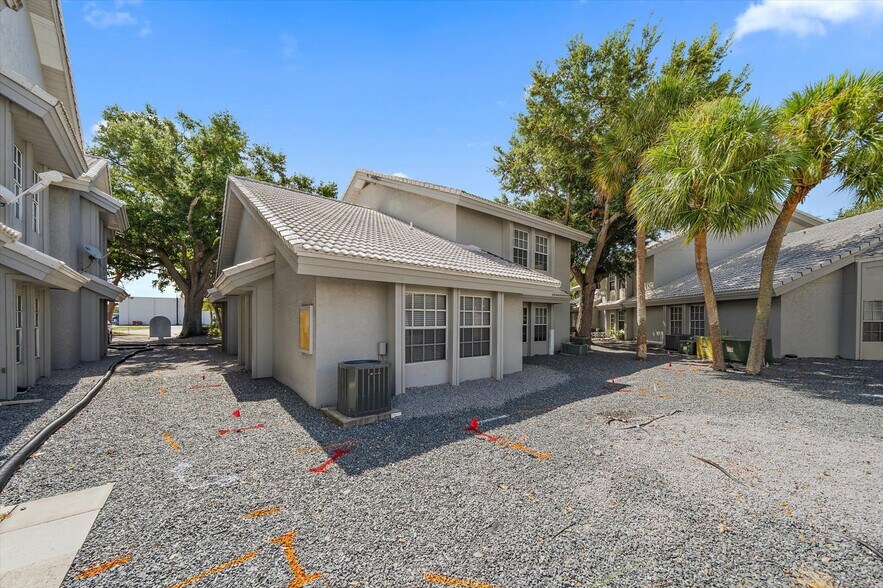 1521-1525 Tamiami Trl S, Venice, FL à vendre - Photo de l’immeuble – Image 3 sur 12
