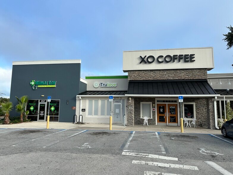 4967 W Irlo Bronson Memorial Hwy, Kissimmee, FL à louer - Photo de l’immeuble – Image 2 sur 11