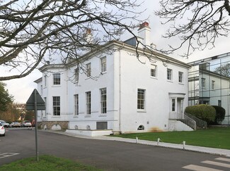 Plus de détails pour Thorncroft Dr, Leatherhead - Coworking à louer