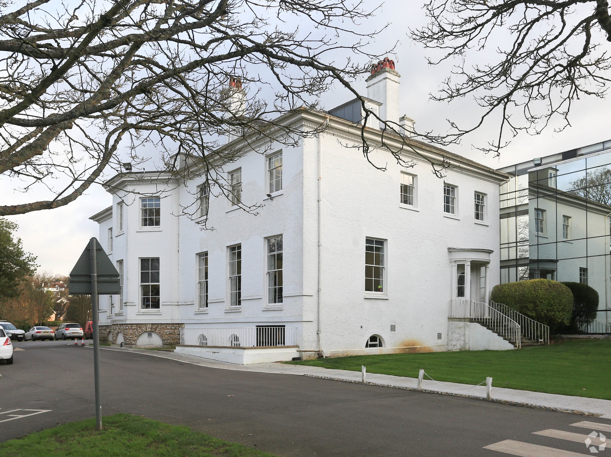 Thorncroft Dr, Leatherhead à louer Photo principale– Image 1 sur 8