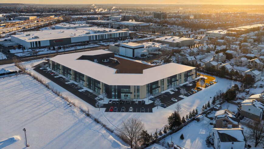 3825 Boul De La Grande-Allée, Boisbriand, QC à louer - Photo de l’immeuble – Image 3 sur 4