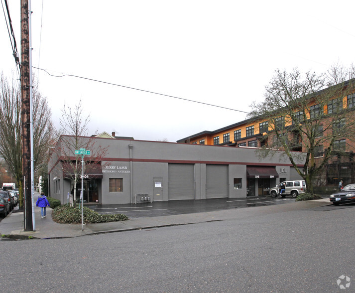 2314 NW Savier St, Portland, OR à louer - Photo de l’immeuble – Image 1 sur 6