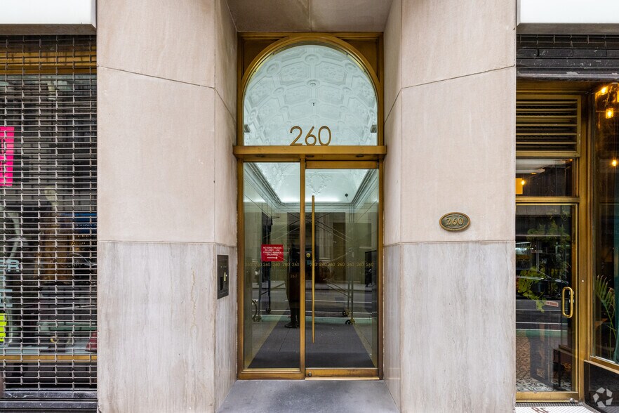 260 W 39th St, New York, NY à louer - Photo de l’immeuble – Image 3 sur 8