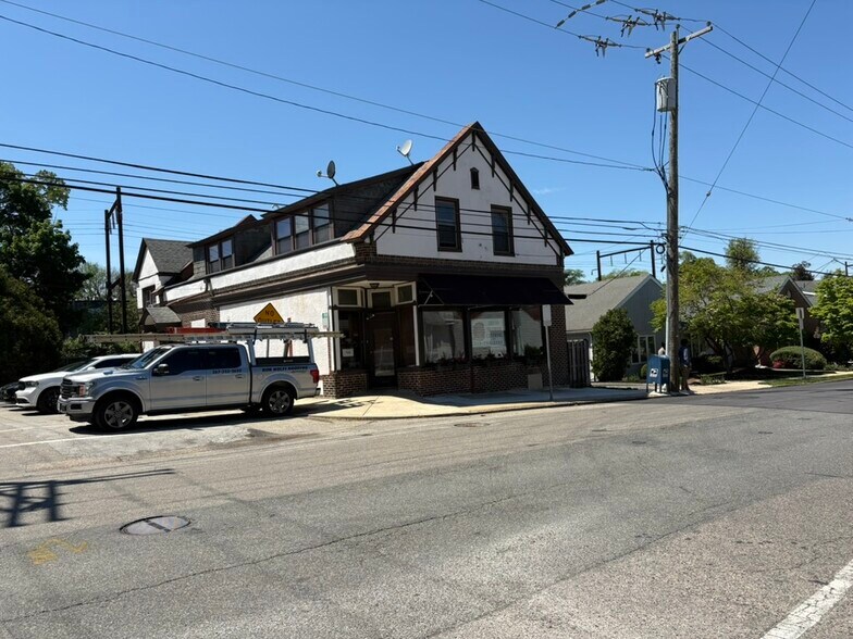7800 Montgomery Ave, Elkins Park, PA à louer - Photo de l’immeuble – Image 2 sur 11