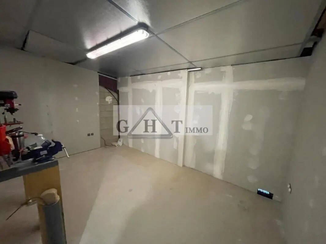 Industriel/Logistique dans Corbeil-Essonnes à vendre Photo de l’immeuble– Image 1 sur 9