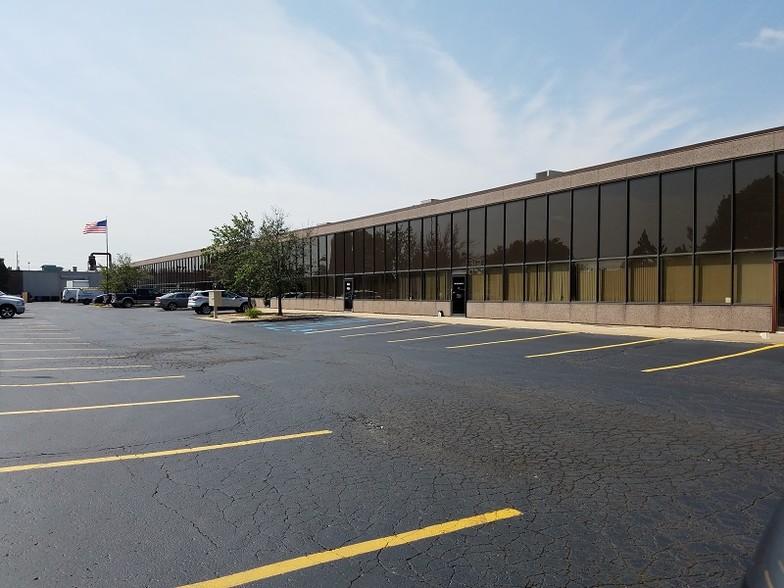 251-293 Executive Dr, Troy, MI à louer - Photo de l’immeuble – Image 1 sur 1