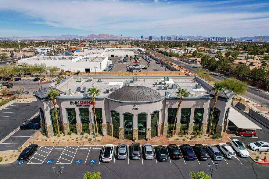 7785 W Sahara Ave, Las Vegas, NV à louer - Photo de l’immeuble – Image 1 sur 5