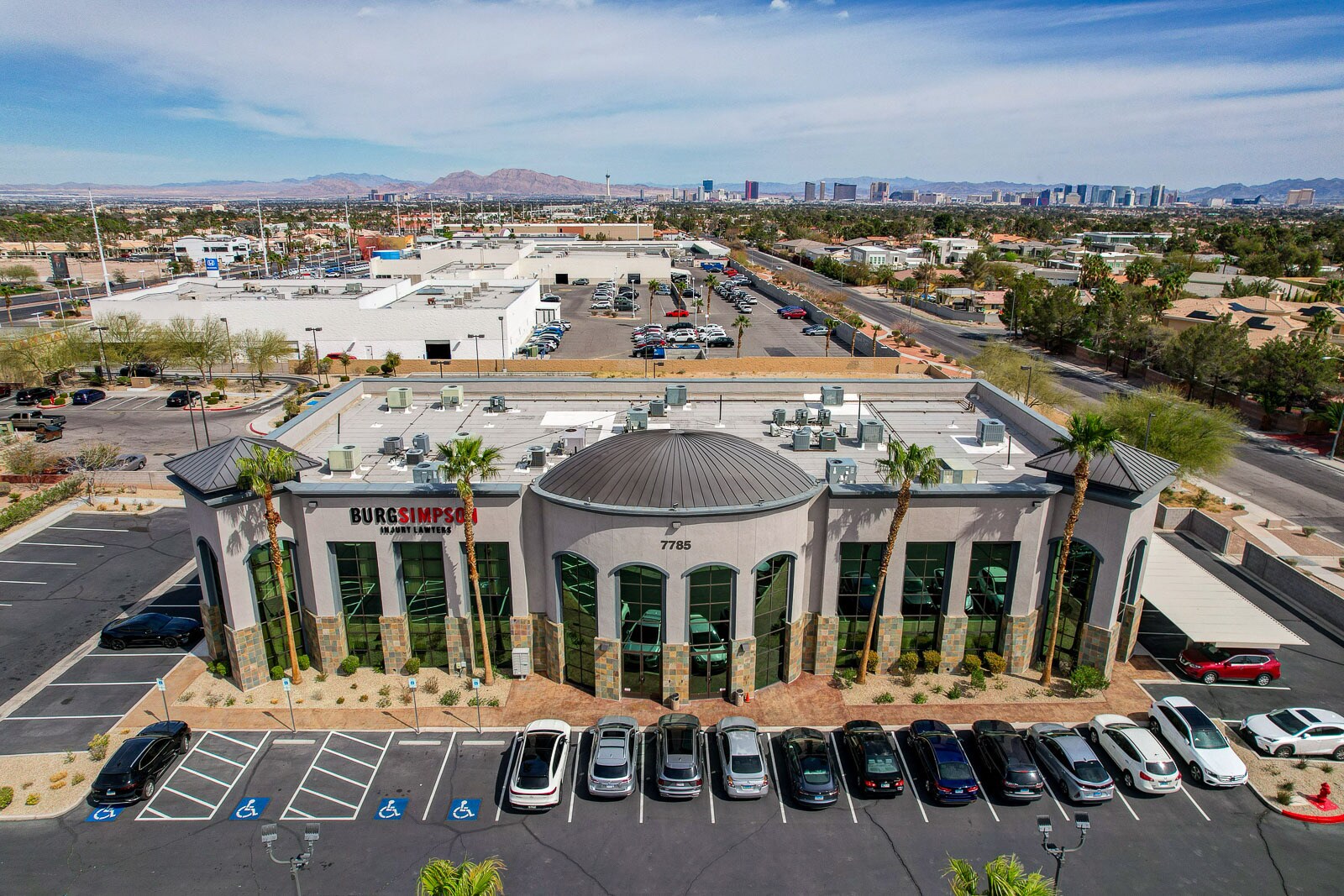 7785 W Sahara Ave, Las Vegas, NV à louer Photo de l’immeuble– Image 1 sur 6
