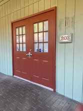 2700 S Roan St, Johnson City, TN à louer Photo de l’immeuble– Image 1 sur 6