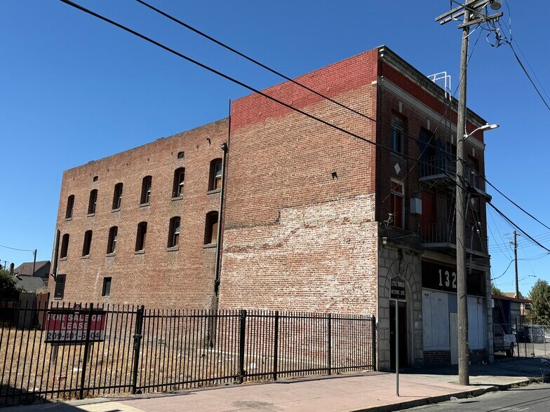 132 E Lafayette St, Stockton, CA à vendre - Photo de l’immeuble – Image 2 sur 18