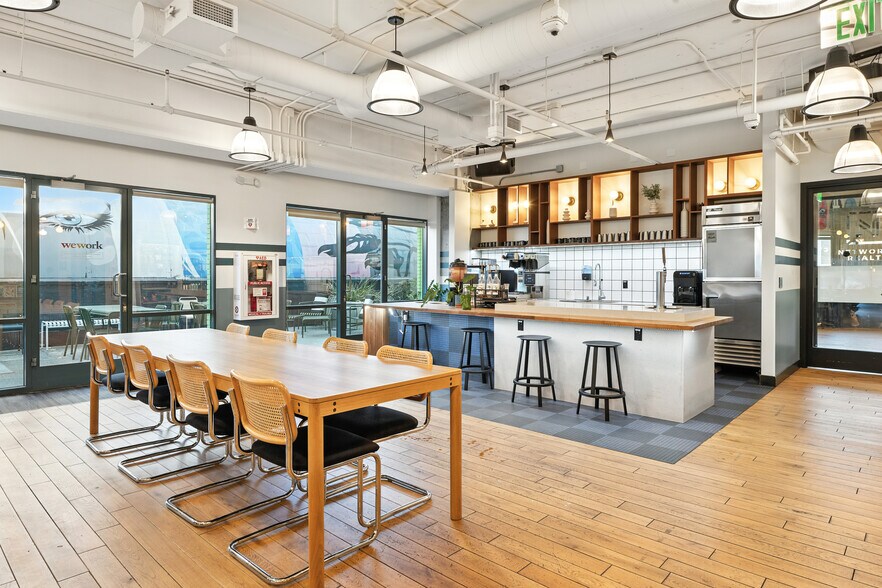 100 W Broadway, Long Beach, CA à louer - Photo intérieure – Image 1 sur 23