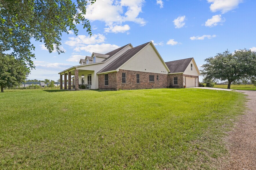 5434 Katy Hockley Rd, Katy, TX à vendre - Photo de l’immeuble – Image 2 sur 10