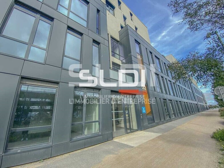 18 Rue Marius Grosso, Vaulx-en-Velin à louer - Photo de l’immeuble – Image 2 sur 22