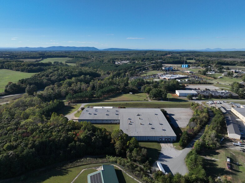 281 Industrial Dr, Gretna, VA à vendre - Aérien – Image 2 sur 11