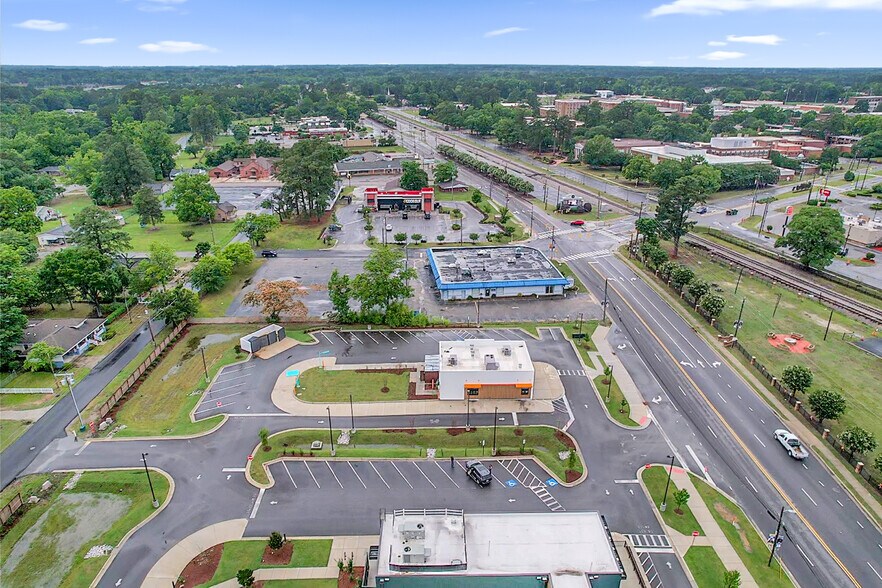 507 W 3rd St, Pembroke, NC à vendre - Photo de l’immeuble – Image 2 sur 43