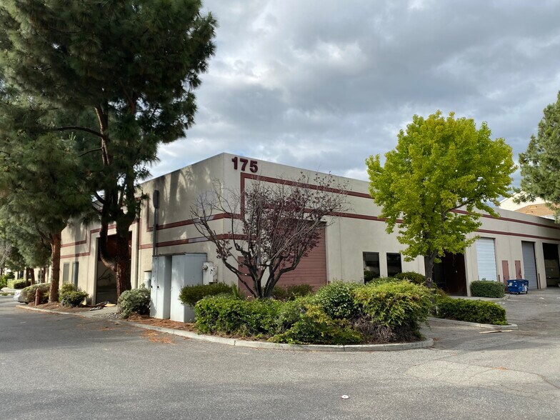 175 Lewis Rd, San Jose, CA à louer - Photo de l’immeuble – Image 3 sur 3