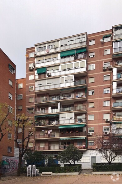 Local commercial dans Móstoles, Madrid à louer - Photo de l’immeuble – Image 2 sur 2