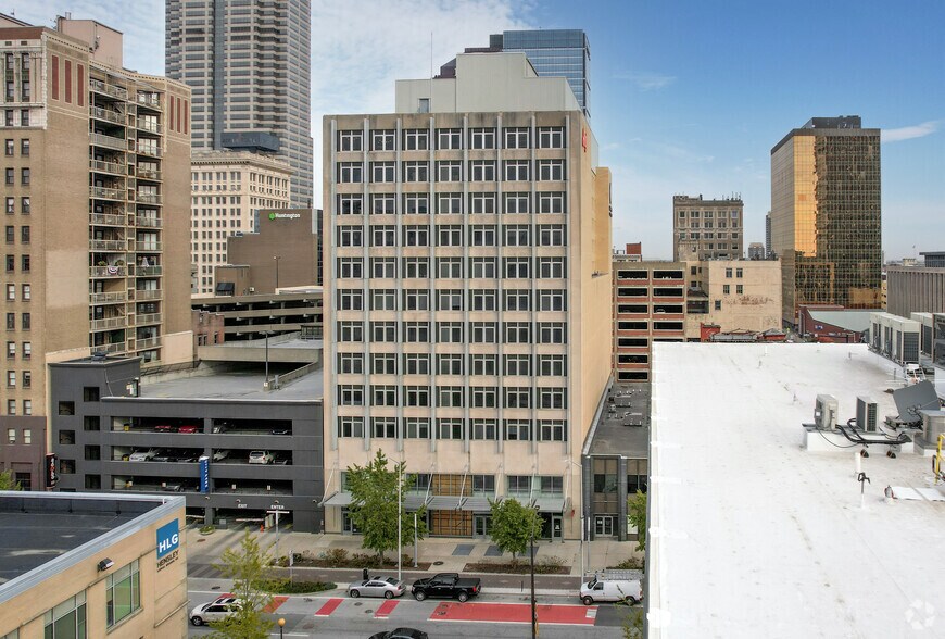 130 E Washington St, Indianapolis, IN à louer - Photo de l’immeuble – Image 2 sur 4