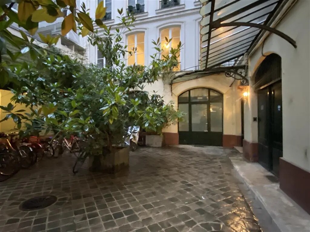 Rue Du Faubourg Saint-Martin, Paris à louer Photo de l’immeuble– Image 1 sur 10