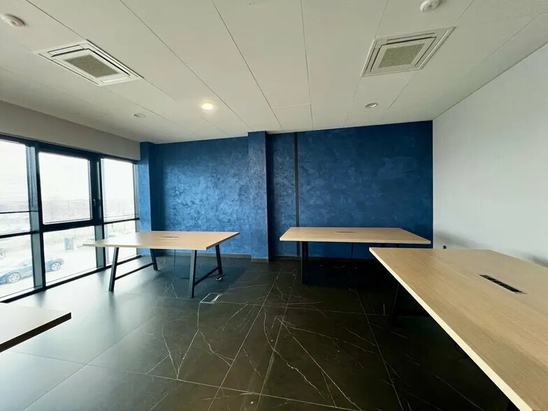 Bureau dans Beauvais à louer - Photo intérieure – Image 1 sur 8