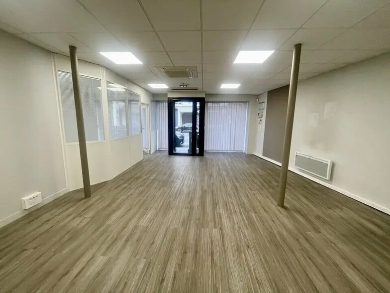 Local commercial dans Reims à louer - Photo de l’immeuble – Image 2 sur 6