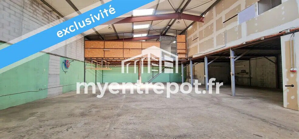 Local d’activités dans La Penne-sur-Huveaune à louer - Photo de l’immeuble – Image 1 sur 9