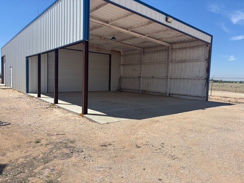 1942 FM2371, Andrews, TX à louer - Photo de l’immeuble – Image 2 sur 5