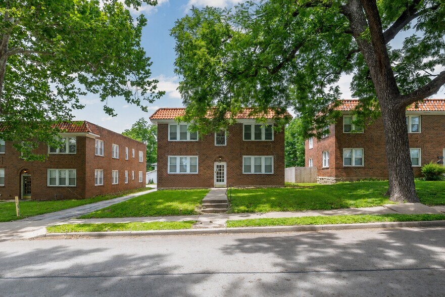 4240-4244 Holly Street, Kansas City, MO à vendre - Photo de l’immeuble – Image 3 sur 12
