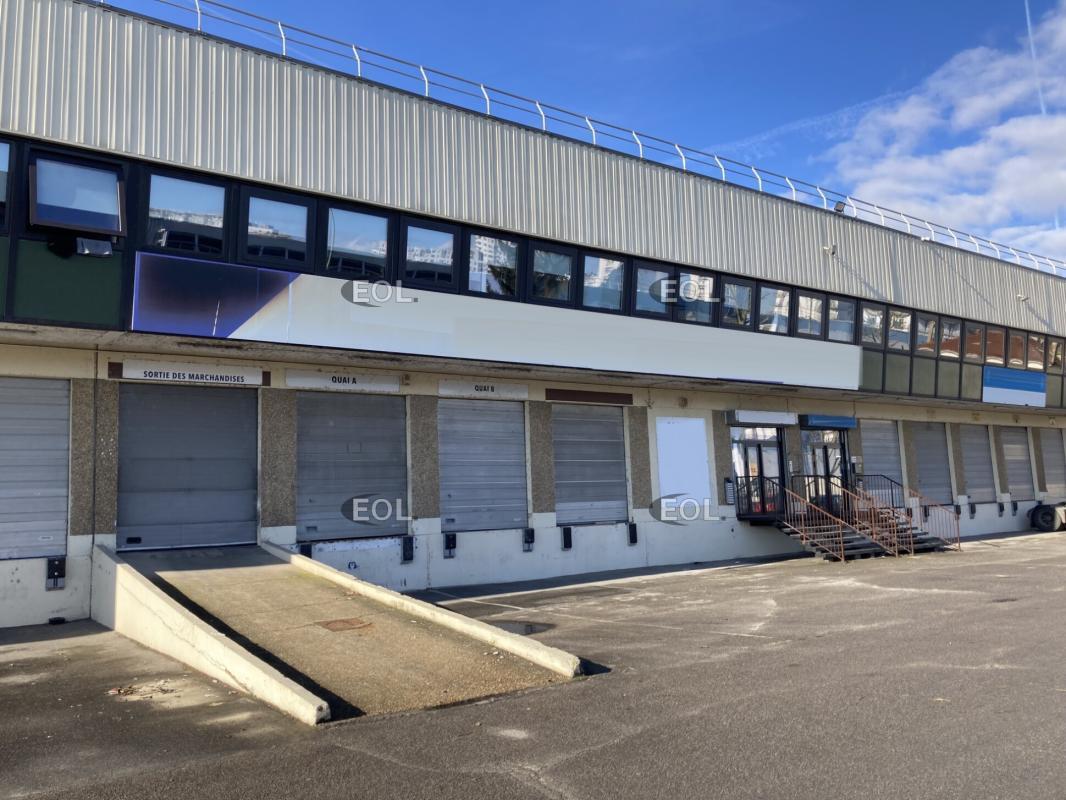 Industriel/Logistique dans Vitry-sur-Seine à louer Photo de l’immeuble– Image 1 sur 10