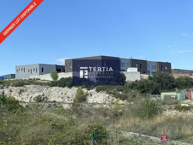 Plus de détails pour Local d’activités à vendre