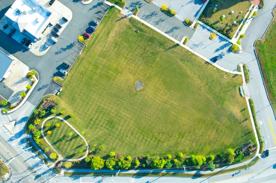 225 Windgate Dr, Chester Springs, PA à vendre - Aérien – Image 3 sur 7