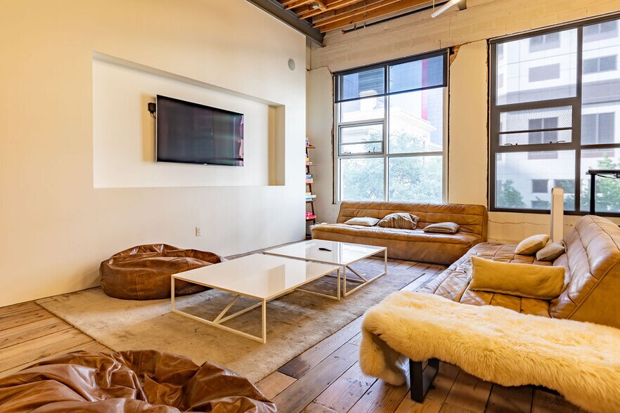 111 W 6th St, Austin, TX à louer - Photo intérieure – Image 3 sur 21