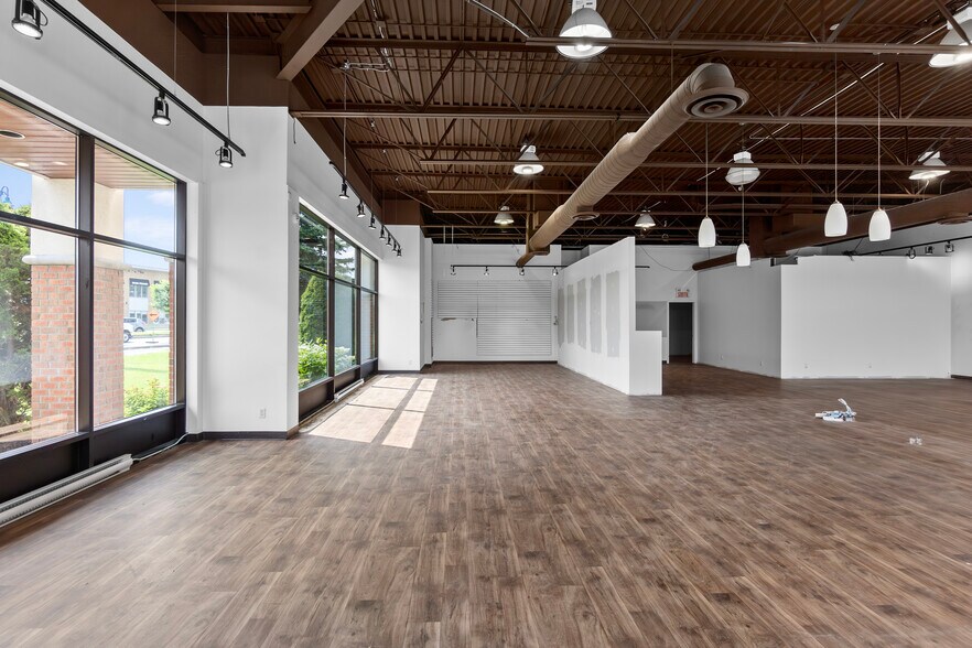 340-350 Montée Masson, Mascouche, QC à louer - Photo de l’immeuble – Image 3 sur 17