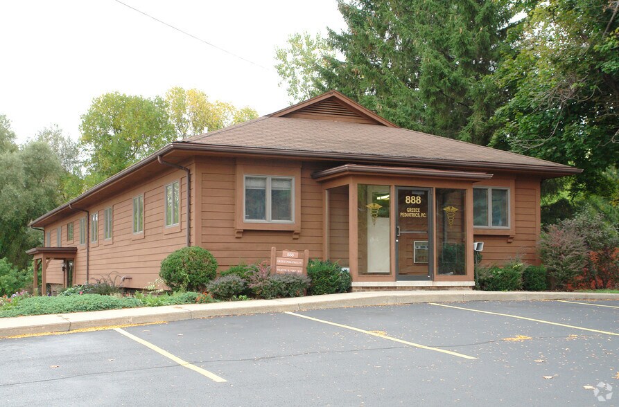 888 Long Pond Rd, Greece, NY à louer - Photo principale – Image 1 sur 40