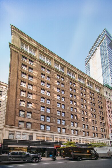20-28 W 33rd St, New York, NY à louer - Photo de l’immeuble – Image 2 sur 7