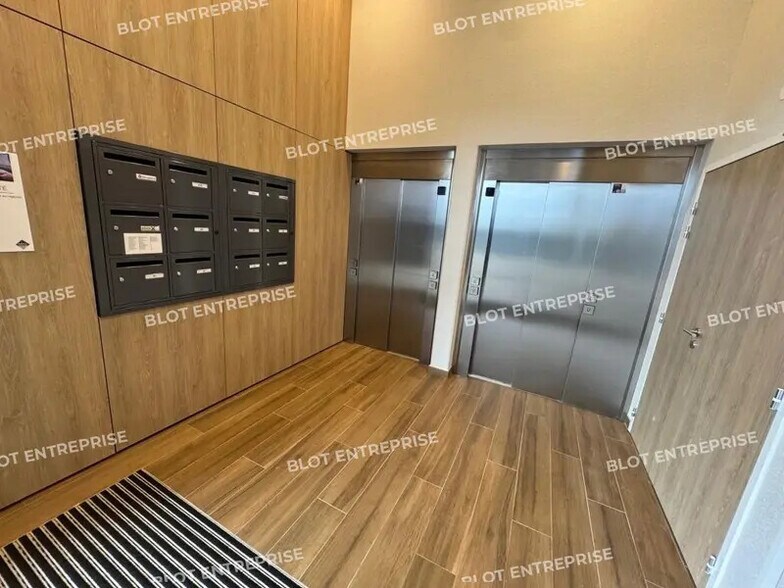 Bureau dans Rezé à louer - Photo de l’immeuble – Image 2 sur 12