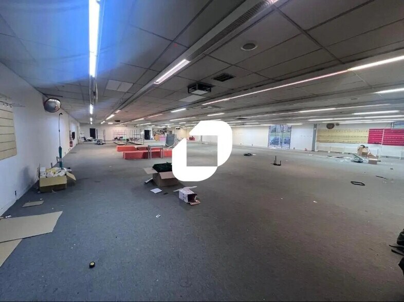 Local d’activités dans Couilly-Pont-aux-Dames à louer - Photo de l’immeuble – Image 3 sur 6