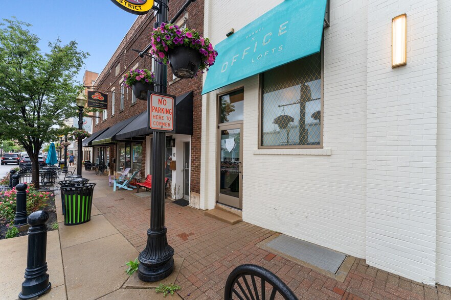 2-8 W Main St, Carmel, IN à louer - Photo de l’immeuble – Image 3 sur 13