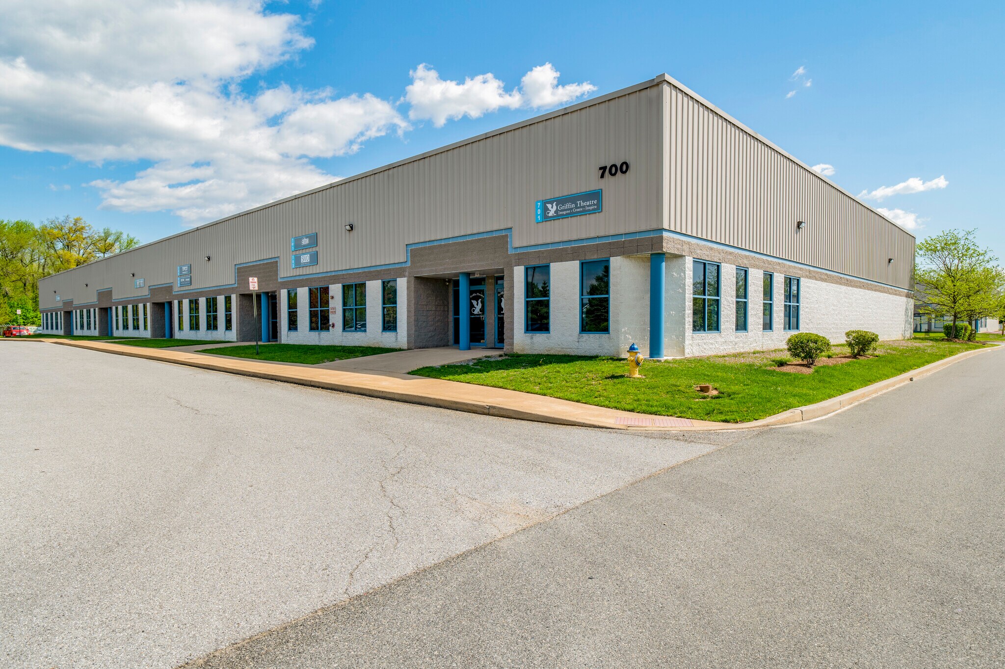 700 Carson Dr, Bear, DE à louer Photo de l’immeuble– Image 1 sur 16