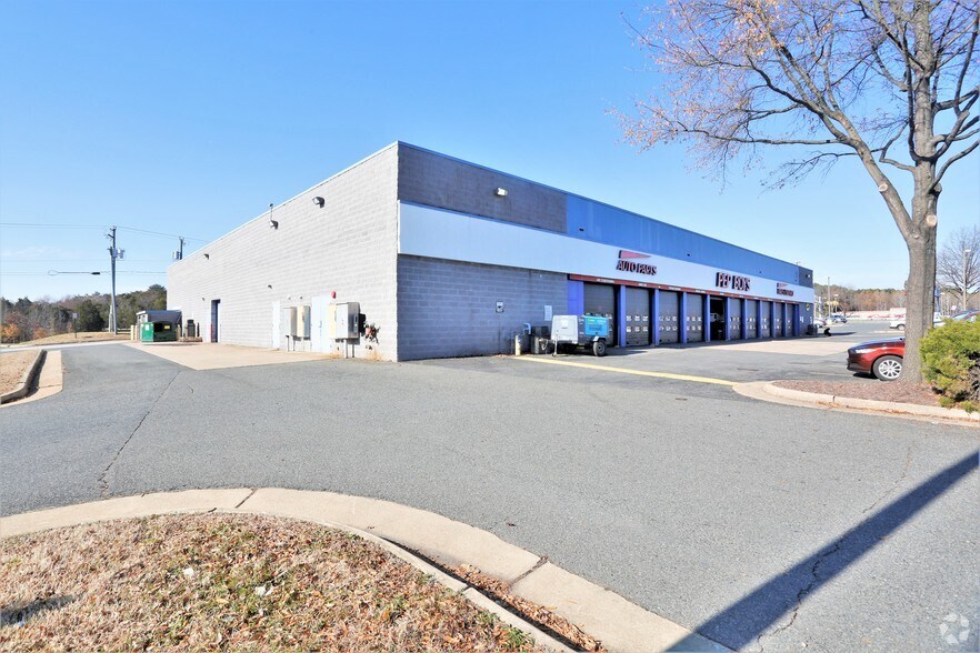 2384 Plank Rd, Fredericksburg, VA à louer - Photo de l’immeuble – Image 1 sur 7