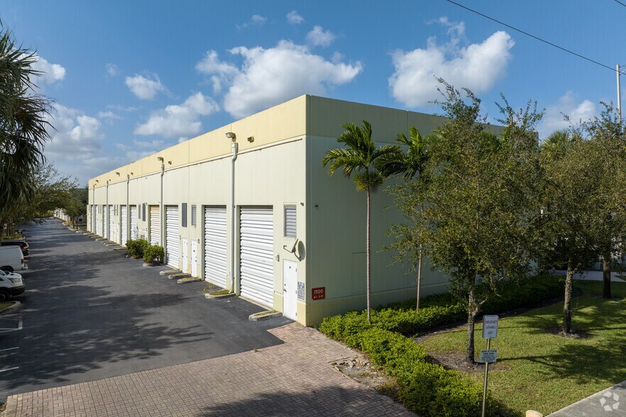 1500 W Copans Rd, Pompano Beach, FL à louer - Photo de l’immeuble – Image 2 sur 5