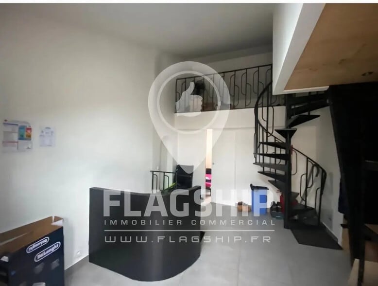 Local commercial dans Montmorency à vendre - Photo de l’immeuble – Image 1 sur 4