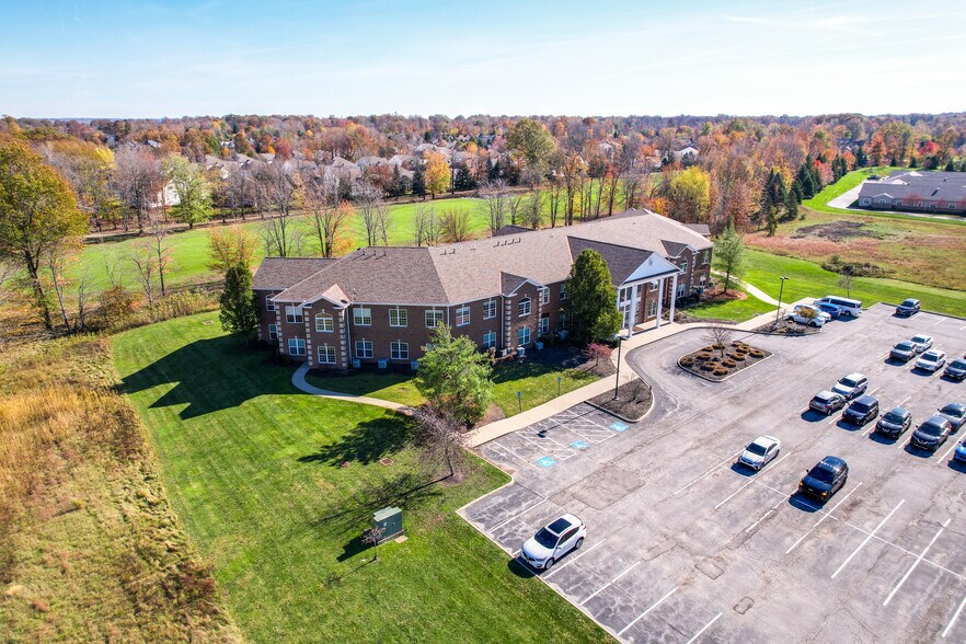 387 Golfview Ln, Highland Heights, OH à louer - Photo de l’immeuble – Image 3 sur 25
