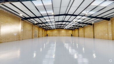 3-4 Fairfield Trade Park, Kingston Upon Thames à louer Numérisation 3D Matterport– Image 1 sur 9