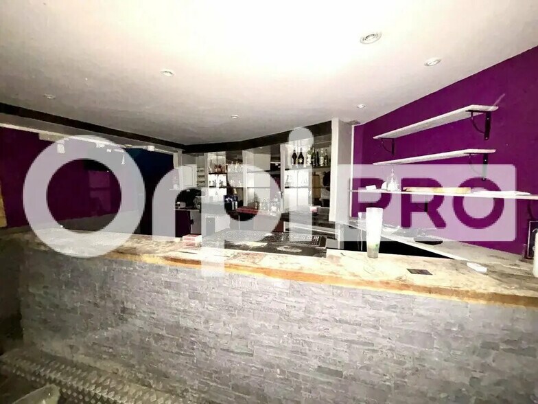 Local commercial dans Beauvais à louer - Photo de l’immeuble – Image 2 sur 4