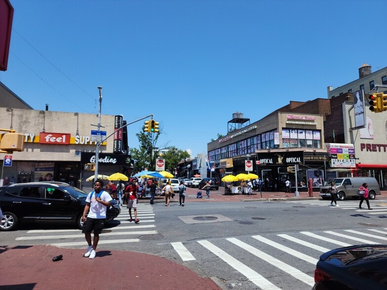 165-02-165-04 Jamaica Ave, Jamaica, NY à louer - Photo de l’immeuble – Image 3 sur 11