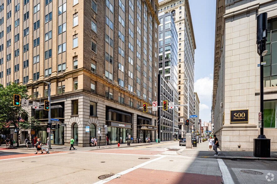 351-355 5th Ave, Pittsburgh, PA à louer - Photo de l’immeuble – Image 2 sur 9
