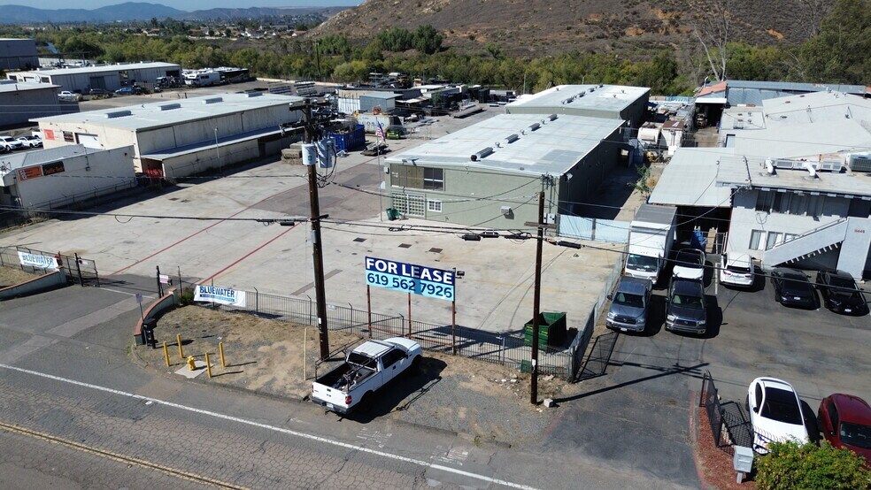 11440 N Woodside Ave, Santee, CA à louer - Photo de l’immeuble – Image 2 sur 42