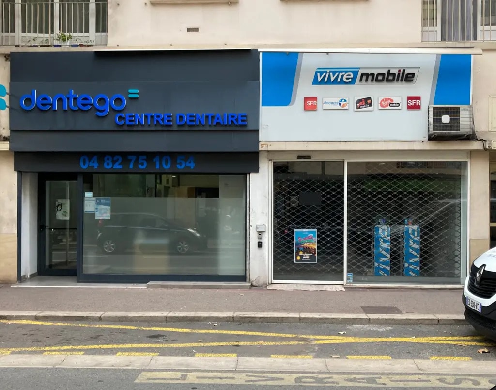 Local commercial dans Antibes à louer Photo de l’immeuble– Image 1 sur 2